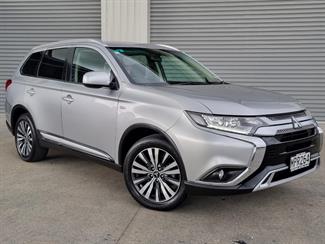 2020 Mitsubishi Outlander - Thumbnail