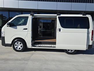 2014 Toyota Hiace - Thumbnail