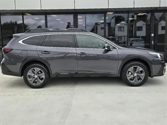 2021 Subaru Outback - Thumbnail