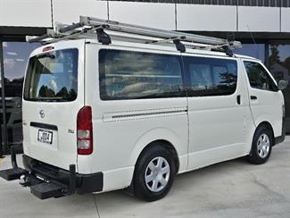 2015 Toyota Hiace - Thumbnail