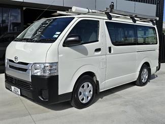 2015 Toyota Hiace - Thumbnail