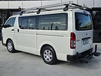 2015 Toyota Hiace - Thumbnail