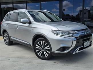 2018 Mitsubishi Outlander - Thumbnail