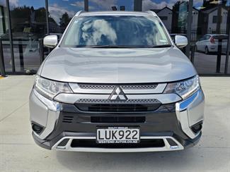 2018 Mitsubishi Outlander - Thumbnail