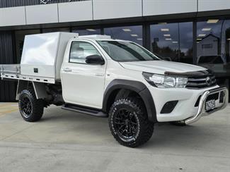 2022 Toyota Hilux - Thumbnail