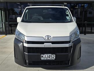 2019 Toyota Hiace - Thumbnail