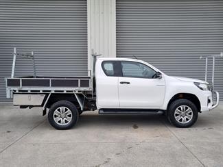 2018 Toyota Hilux - Thumbnail