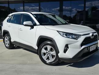 2019 Toyota RAV4 - Thumbnail