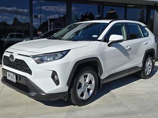 2019 Toyota RAV4 - Thumbnail