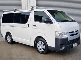 2017 Toyota Hiace - Thumbnail