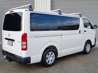 2017 Toyota Hiace - Thumbnail