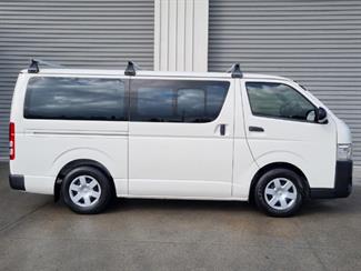 2017 Toyota Hiace - Thumbnail