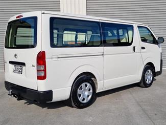 2016 Toyota Hiace - Thumbnail