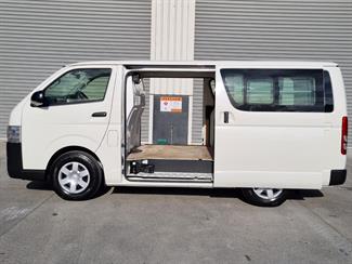 2016 Toyota Hiace - Thumbnail