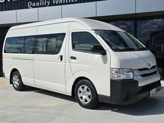 2015 Toyota Hiace - Thumbnail