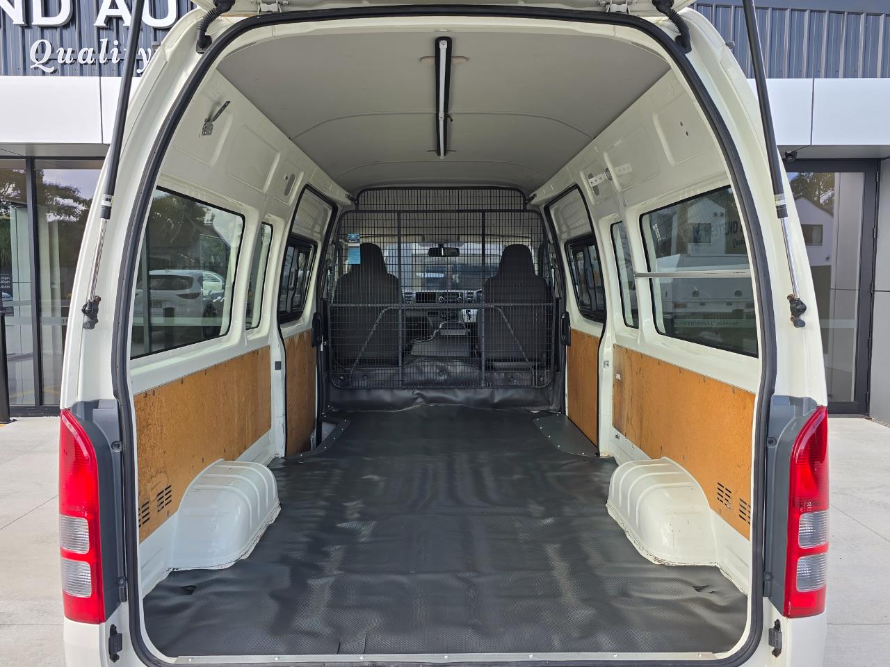 2015 Toyota Hiace