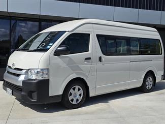 2015 Toyota Hiace - Thumbnail