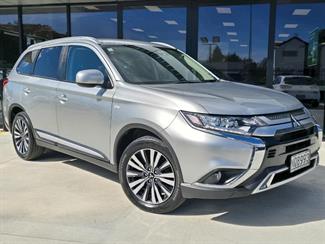 2021 Mitsubishi Outlander - Thumbnail