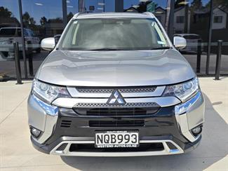 2021 Mitsubishi Outlander - Thumbnail