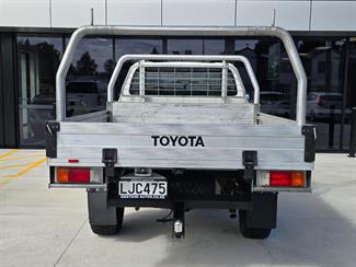 2018 Toyota Hilux - Thumbnail